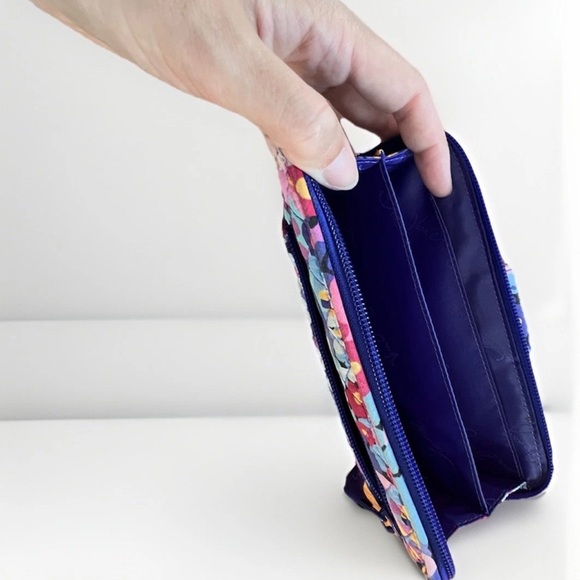 Vera Bradley Turnlock Wallet & Zip ID Case Set – Floral Pattern - Picture 5 of 6